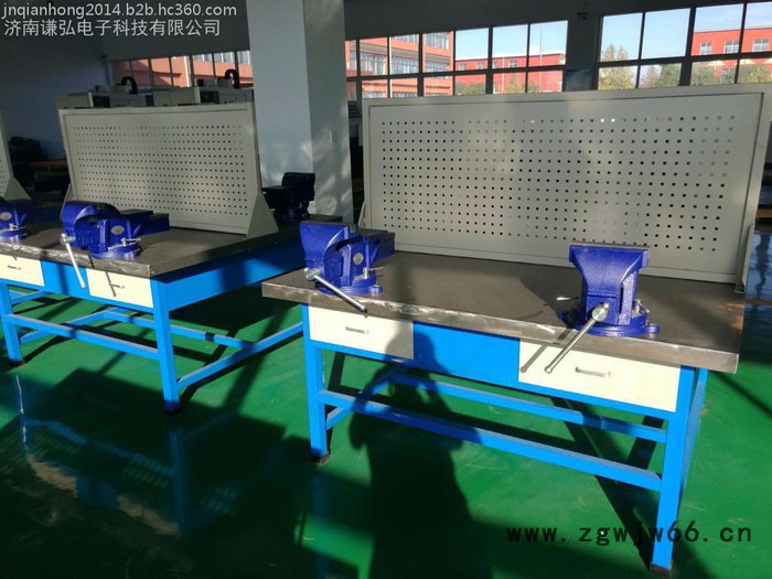 双面四工位钳工工作台QH-SMGZT01型图3