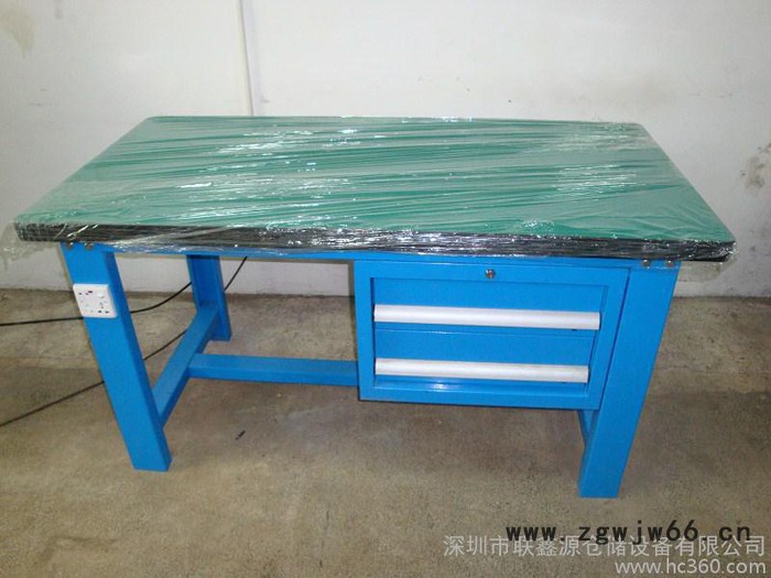 供应防静电工作台图片、带挂板钳工台生产商图3