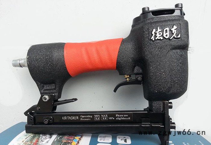气动工具:德日克牌422码钉枪图2