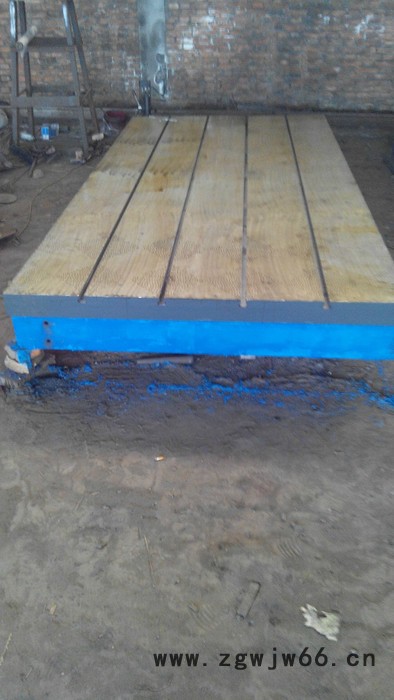 促销大量铆焊平台钳工平台T型槽平板图2