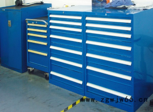 上海左田工具车  工具车  工作桌  工作台厂家  工具车厂家  钳工台   防静电工作台厂家图3