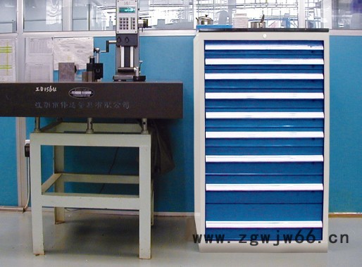 上海左田工具车  工具车  工作桌  工作台厂家  工具车厂家  钳工台   防静电工作台厂家图2