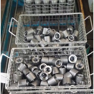 A105承插管件 螺纹管件 单承口管箍 DN6-DN100 1500#-9000#**价廉