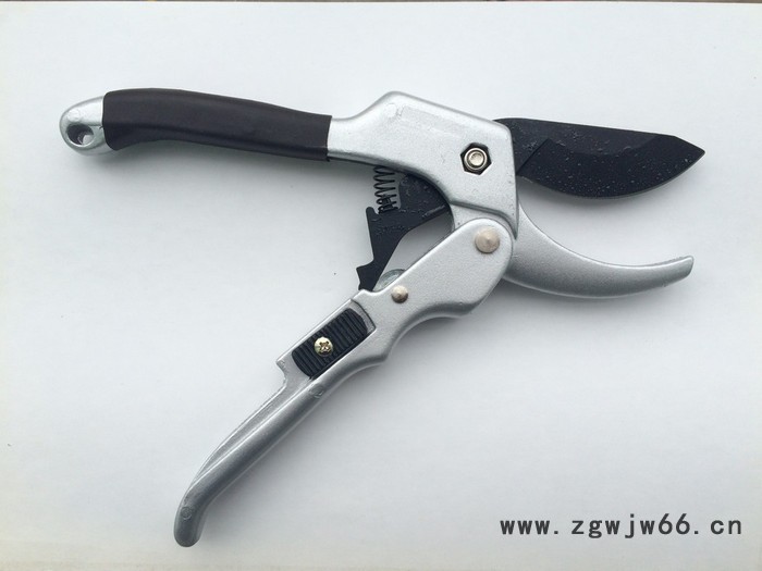 农帮进口钢园林工具剪子粗枝果树剪刀修枝刀大花木枝剪高枝锯包邮进口园艺剪刀修枝剪果树剪子树枝摘果剪园林粗枝剪整枝花枝剪工具图6