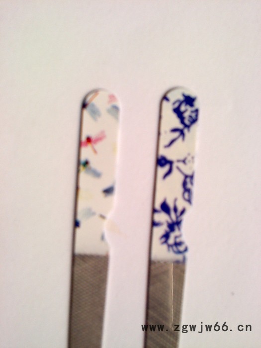 供应剪刀热转印纸，美容工具热转移印花纸，眉夹烫画纸，护具业热转移升华纸，园林工具包花纸图2