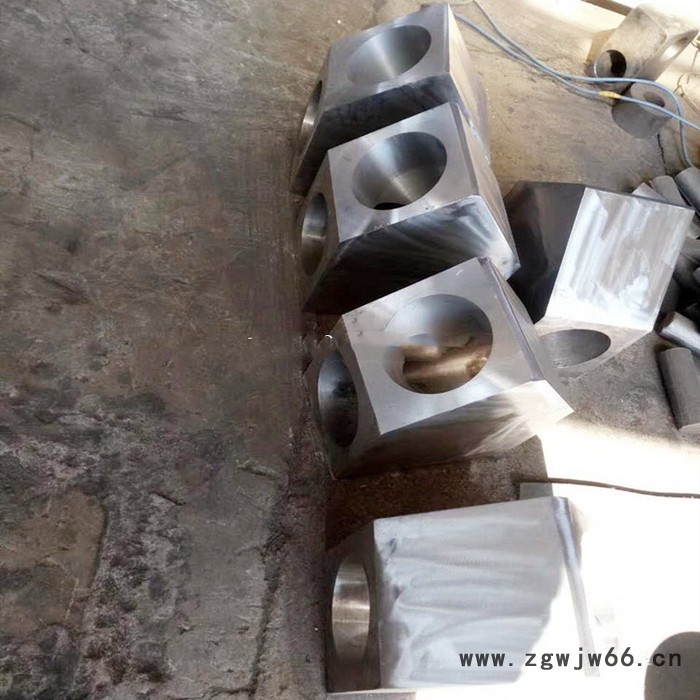 鹏辉管件异型件承插段制 管箍内螺纹三通图4