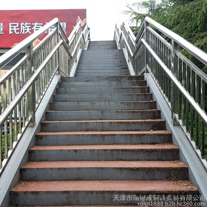 天津道路隔离杆 静电喷涂护栏 镀锌喷涂护栏 定制加工 天津瑞德隆图4