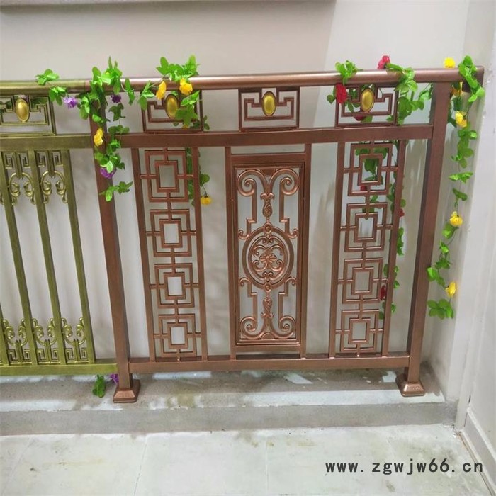 铝栏杆喷涂制作，桂林玻璃栏杆制作厂，别墅专用栏杆，静电粉末喷涂高温固化