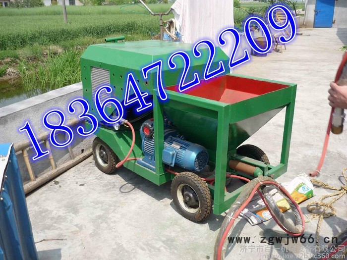 学校比赛场地用摊铺机塑胶跑道摊铺机喷涂机一站购齐图5