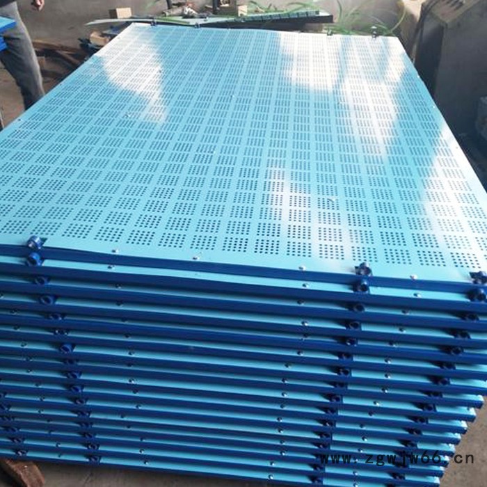 脚手架钢爬架网片 经久耐用 恺嵘喷涂爬架网 冲孔爬架网片 喷涂爬架网供应商图2