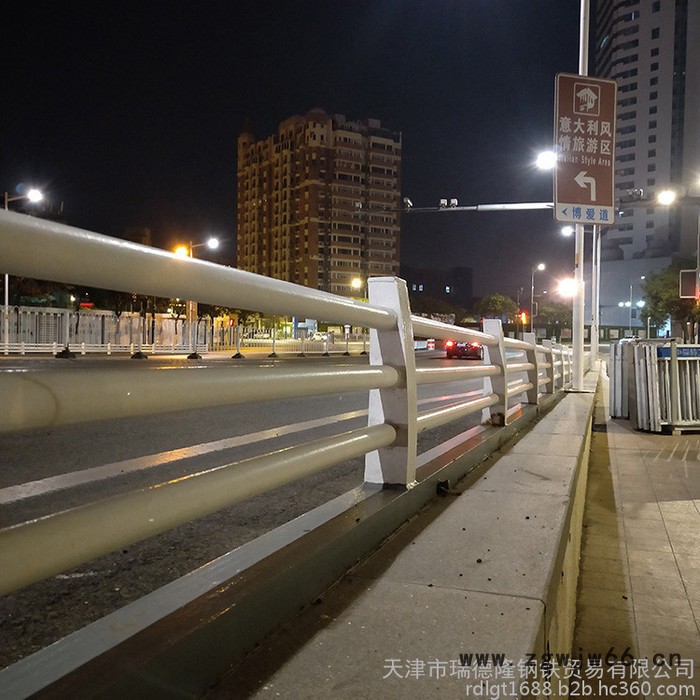 钢管静电喷涂护栏 桥梁护栏价格 防撞护栏立柱 等级 天津瑞德隆图3