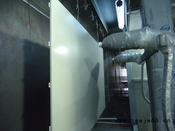 喷房 DISK喷房 粉体喷房 水帘柜 水洗台 喷漆机 静电喷枪 输送线  喷涂设备 机械手 机器人 圆棒喷漆机图4