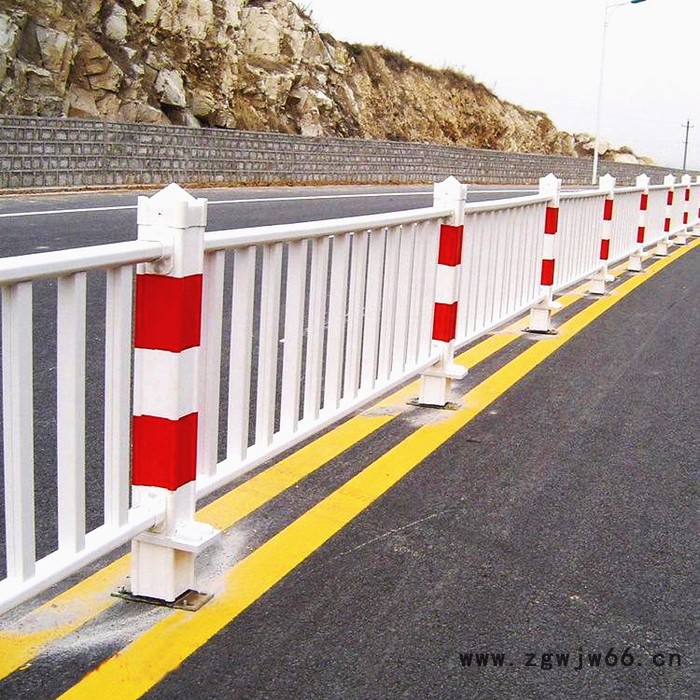 振鼎 现货** 加工订做 静电喷涂交通警示栏 耐候景区马路警示栏图2