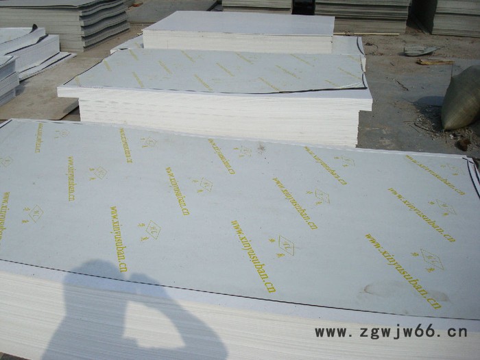 供应 甘肃PVC硬板  平凉PVC软板  兰州PVC管材管件 PVC板