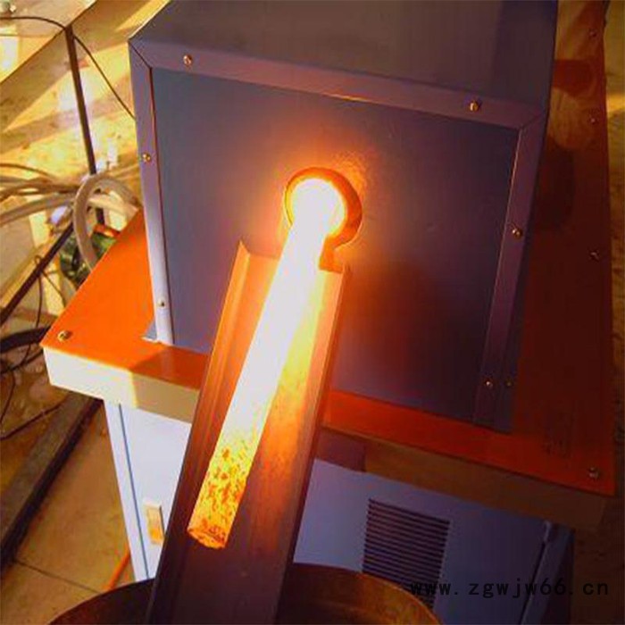 郑州高氏  农用刀具高频加热锻造炉  矿用钢钎中频热锻透热炉  镰刀高频感应加热设备  收割镰刀刀具超音频加热设备图6