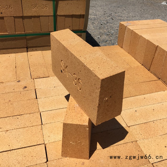 四季火耐材，定型耐火材料，即耐火砖，高铝砖等各种高温窑炉用耐材基地图3