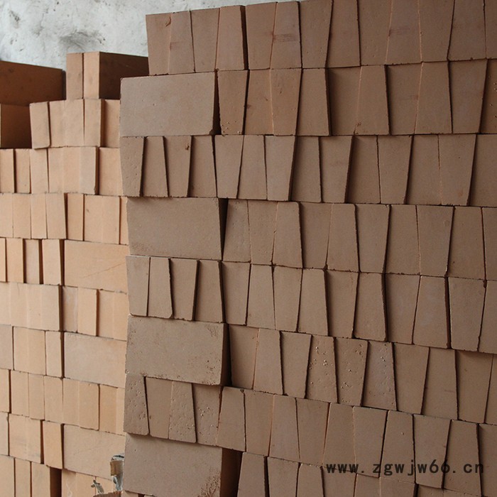 河南粘土轻质耐火砖 热导率小 保温性能好 耐火材料厂家批发轻质保温砖图4