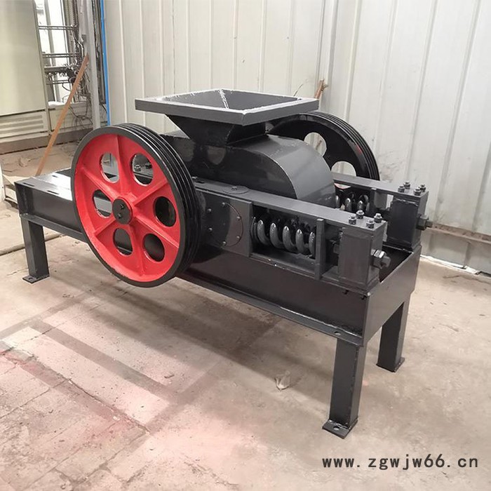 富德2PG-900*500小型炉料对辊破液压辊式破碎机耐火材料对辊破碎机河卵石节能制砂机图2