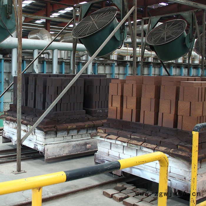 镁砖 科瑞供应各种镁质耐火材料 镁碳砖 镁铝砖 镁铁尖晶石砖 镁质浇注料图2