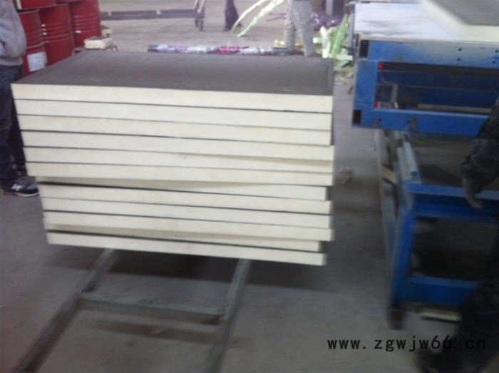 供应 聚氨酯发泡保温板 外墙保温聚氨酯板 保温耐火材料图4