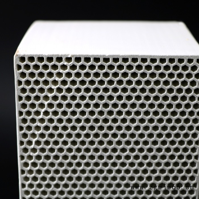 河南耐火材料厂家科瑞耐材 供应高铝质蓄热体 刚玉莫来石蜂窝陶瓷蓄热体 冶炼炉用 耐高温堇青石蜂窝蓄热体 催化剂载体图2