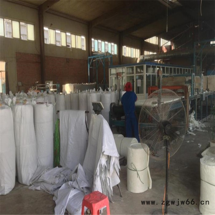 贺兴保温材料硅酸铝保温管安装施工图2