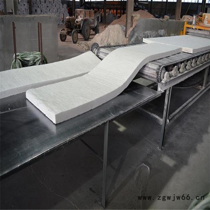 贺兴保温材料硅酸铝保温管安装施工图8