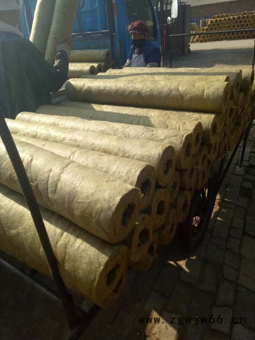 厂家生产环保型保温材料岩棉管大量供应