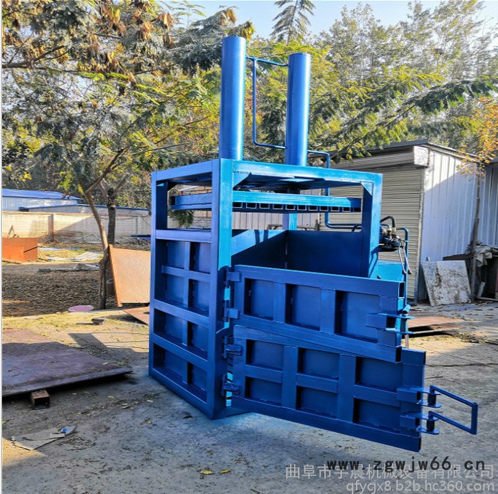 宇晨保温材料压缩机 塑料瓶打包压块机厂家图2