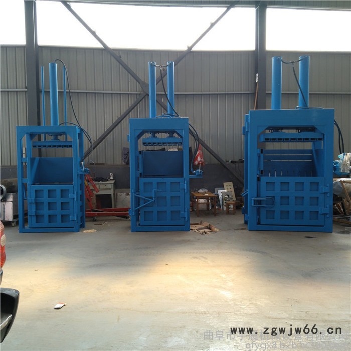 宇晨保温材料压缩机 塑料瓶打包压块机厂家图4