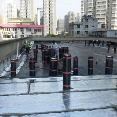 西安鸿飞堵漏公司揭秘西安防水堵漏行业之内幕西安屋面防水问题 防水维修堵漏楼顶防水之防水材料选择方法