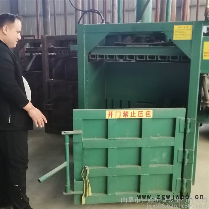 佳鑫机械 加厚耐磨型废品打块机 废塑料打块机 半自动保温材料打包机厂家图3