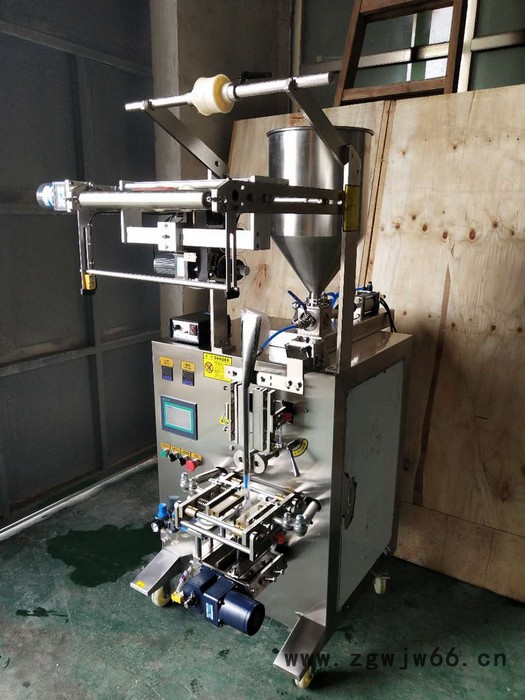 全自动防水材料包装机 化妆品液体包装机 料酒小袋包装机 调料酱包装机 膏体蜂蜜三边封立式包装机图2