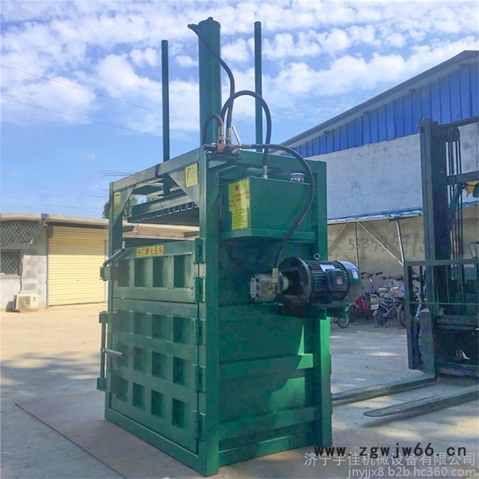 防水布压包机 防水材料打包机 宇佳油漆桶压缩机 油桶压扁机厂家图4