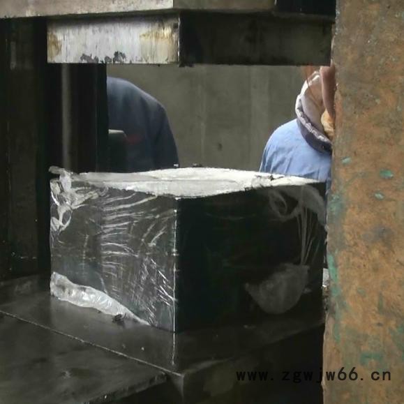 哪能买到新型环保无水炮泥，找河南华西耐火材料有限公司图2