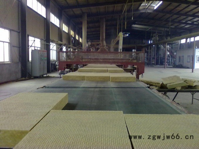 供应防火防水岩棉板 憎水岩棉板 出口岩棉板 高密度岩棉板 岩棉保温材料 外墙岩棉板 A级不燃岩棉复合板图3