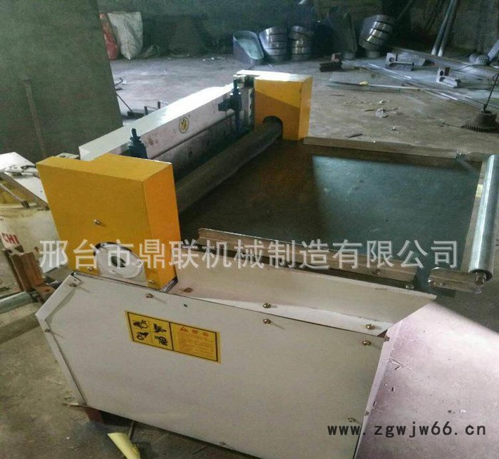 裁剪聚乙烯涤纶防水防潮材料机 数控卧式自动进料裁断切断机