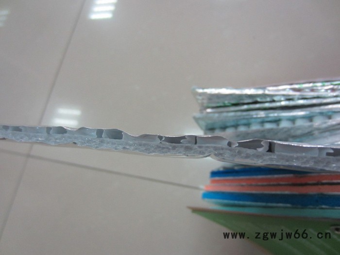 建筑隔热材料、气泡保温材料直销图3