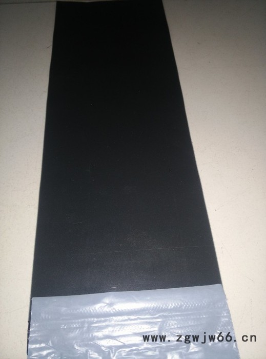 厂家销售自粘聚合物改性沥青防水卷材 潍坊防水材料图2