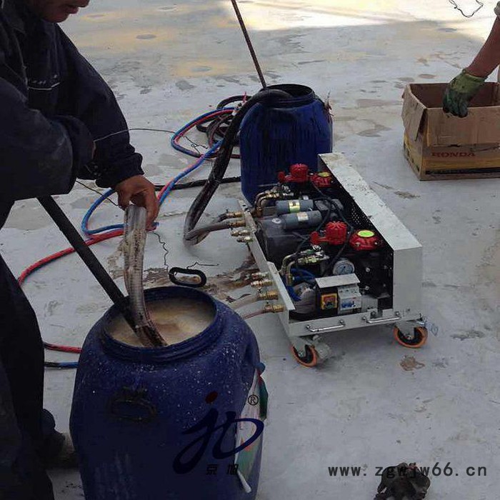 喷涂速凝防水涂料 公路防护 建筑钢结构屋面防水材料 山东厂家京旭牌 喷涂速凝橡胶沥青防水涂料图2