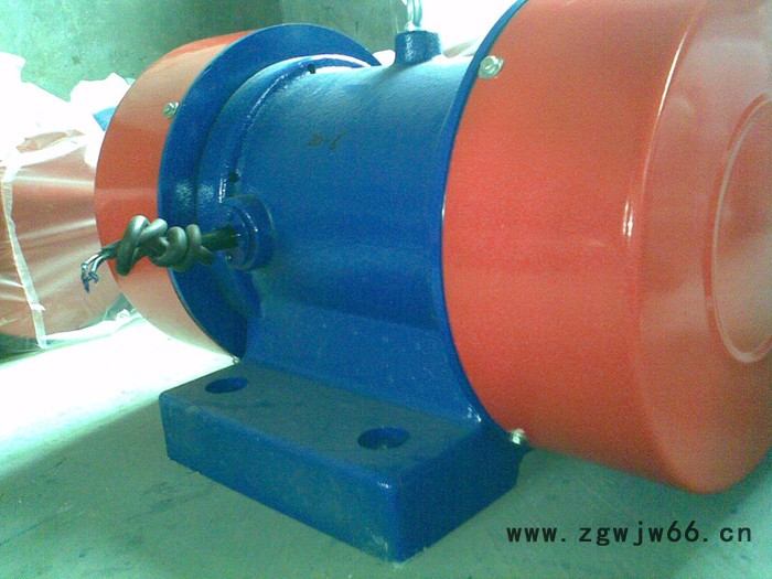 供应川田振动YZD系列振动电机 0.75kw振动电机图4