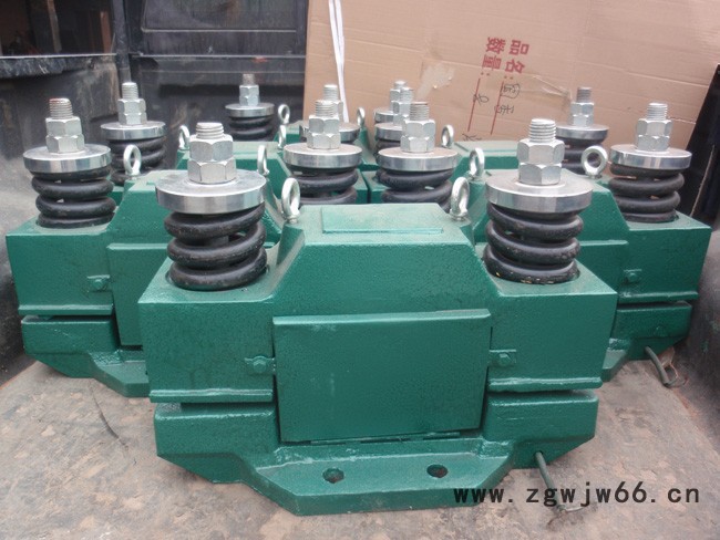 供应宏达MVE200/3 MVE200/15 MVE700/15 MVE800/1振动电机图4