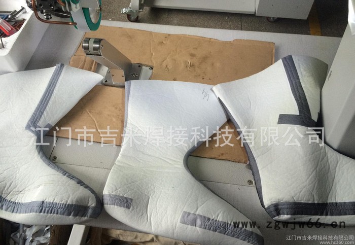 JIMIWE JM-2 上下独立传动 步进电机防水鞋机 差数可调贴条机