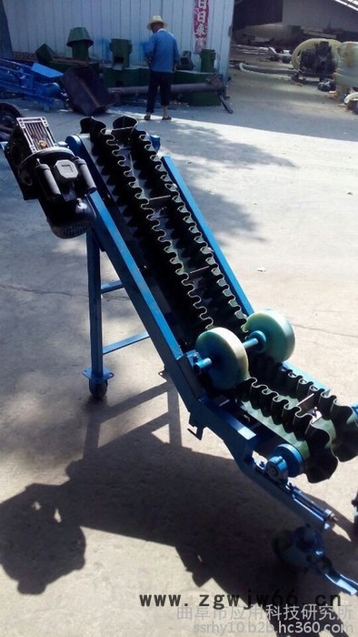 爬坡挡边输送机防爆电机 手摇升降胶带机图3