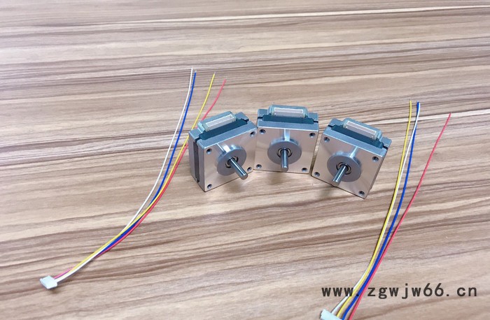 日本NIDECKP4P15G ,气相色谱仪后开门电机，直流电机。散热风扇 日本Nidec步进电机图7