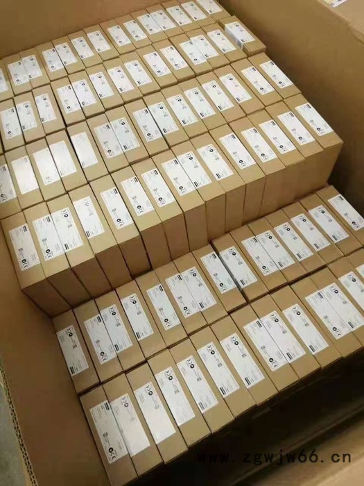 6SL3262-1AA00-0BA0， 西门子伺服工程变频器  西门子制动模块 西门子紧凑型异步电机  屏蔽连接套件图2