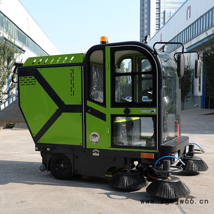 山东 电动式扫地机 新疆三轮座驾扫地机 洒水扫地车 无刷电机扫地车 雾炮降尘车图2