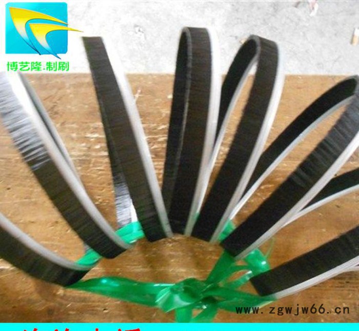 内孔弹簧刷，外绕弹簧刷，尼龙丝弹簧刷，玻璃清洗弹簧刷，弹簧刷辊，清洁弹簧刷图3