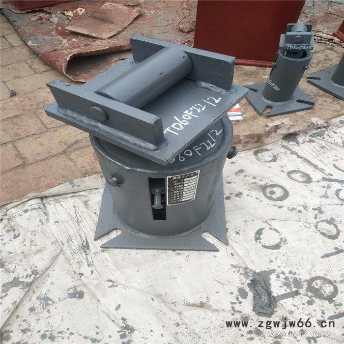 利盐厂家批发 弹簧吊架 可变弹簧吊架 吊架弹簧减震器图5