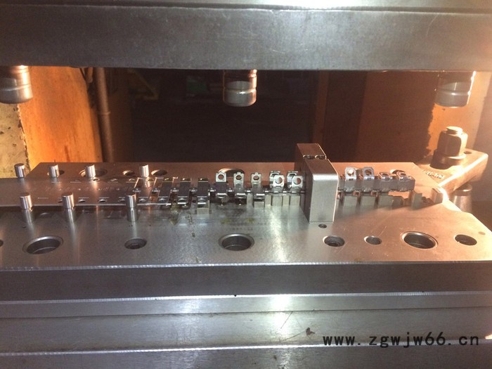 五金冲压模具五金级进模 五金模具加工单冲模定制厂家图4